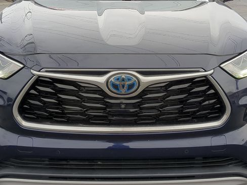 Used 2021 Toyota Highlander Platinum image 10