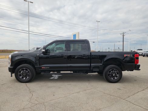 Used 2024 Ford F250 Lariat w/ Sport Appearance Package AWD/4WD image 4