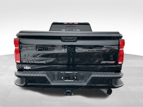 Used 2024 Chevrolet Silverado 2500 ZR2 w/ Technology Package image 13