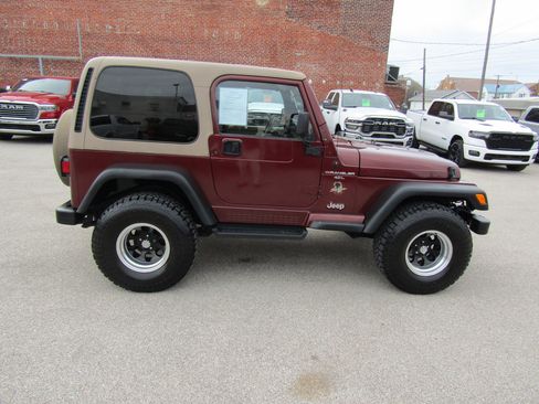Used 2001 Jeep Wrangler Sahara image 2