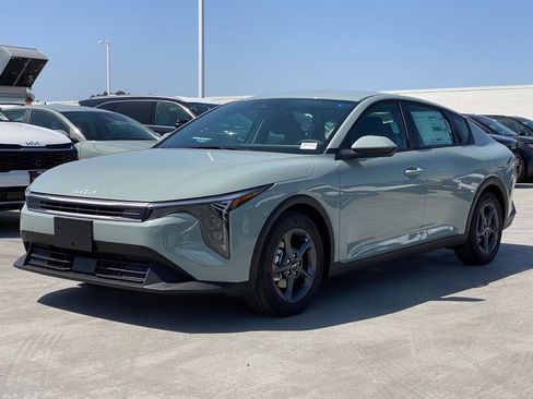 New 2026 Kia K4 FWD image 7
