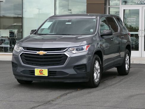 Used 2021 Chevrolet Traverse LS FWD image 7