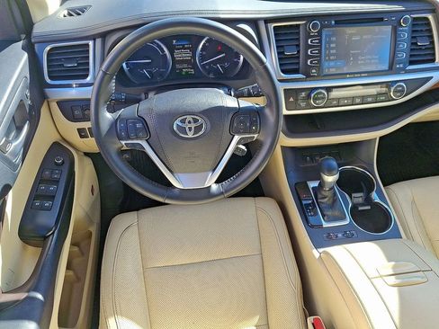 Used 2018 Toyota Highlander Limited image 12