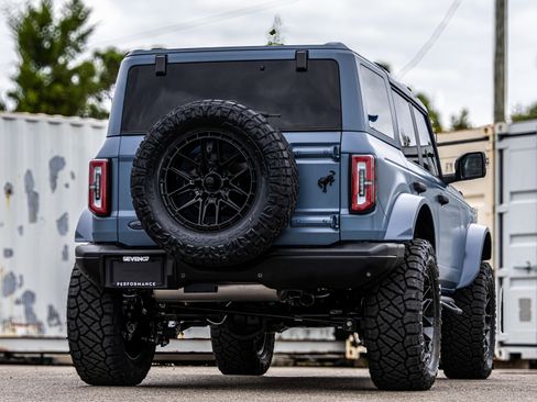 New 2025 Ford Bronco Badlands image 3