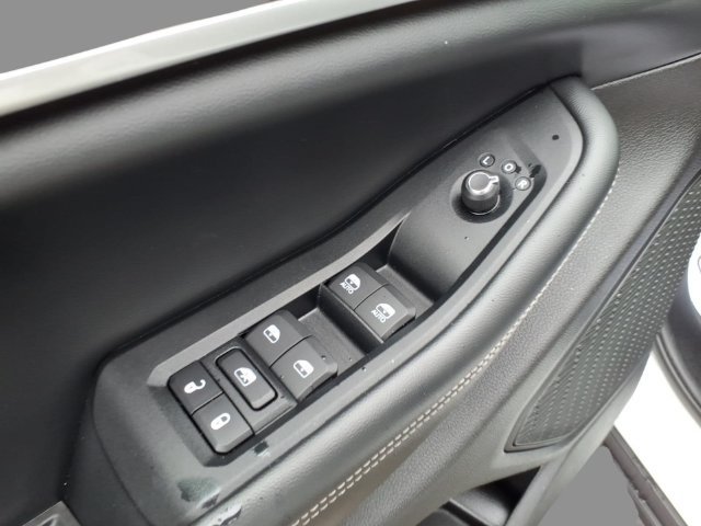 Used 2023 Jeep Grand Cherokee Limited AWD/4WD image 17