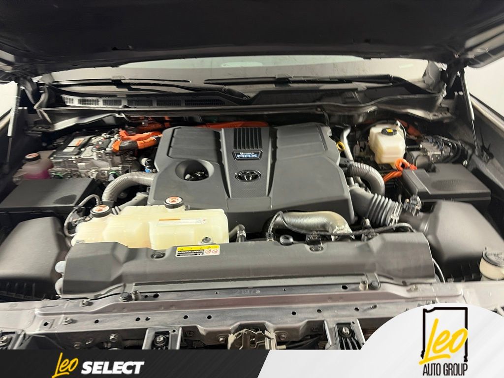 Used 2023 Toyota Sequoia TRD Pro AWD/4WD image 4
