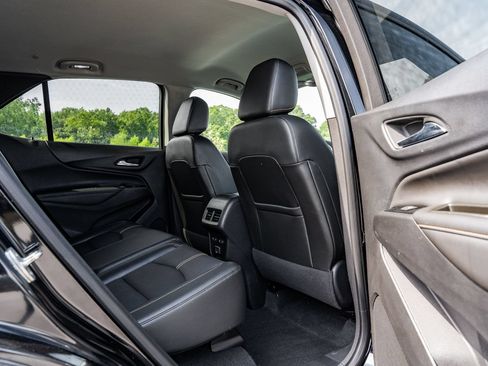 Used 2023 Chevrolet Equinox Premier AWD/4WD image 13