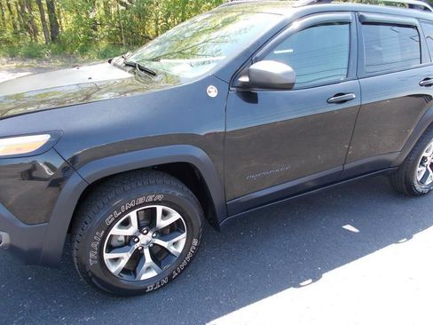 Used 2016 Jeep Cherokee Trailhawk image 7