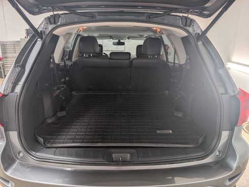 Used 2018 Nissan Pathfinder Platinum AWD/4WD image 19