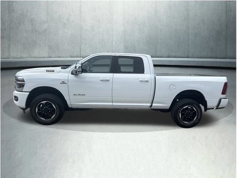 Used 2026 RAM 2500 Laramie AWD/4WD image 2