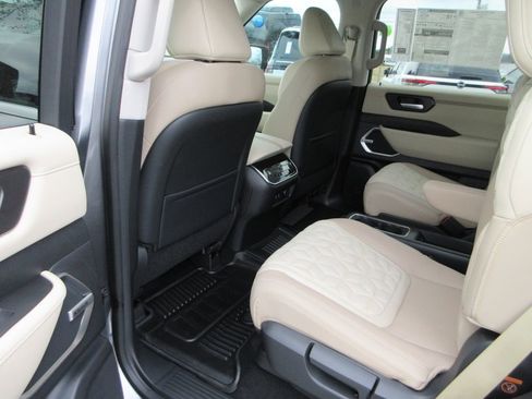 New 2026 Nissan Armada Platinum RWD image 11