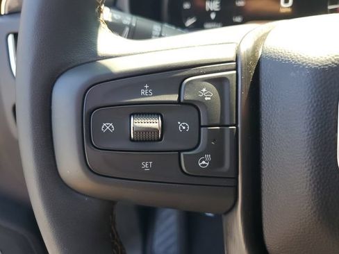 Used 2023 GMC Yukon AT4 w/ AT4 Premium Package AWD/4WD image 12