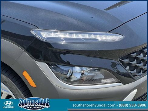 Certified 2023 Hyundai Kona SEL w/ Convenience Package AWD/4WD image 11