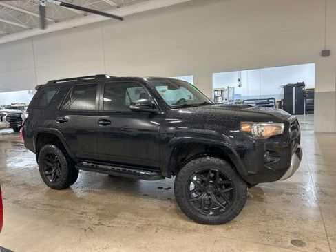 Used 2022 Toyota 4Runner TRD Off-Road Premium w/ TRD Black Wheel Package (TMS) AWD/4WD image 2