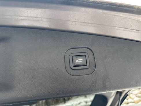 Used 2011 Chevrolet Equinox LTZ image 26