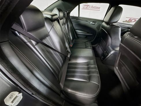 Used 2023 Chrysler 300 S image 32