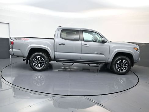 Used 2021 Toyota Tacoma TRD Sport AWD/4WD image 2