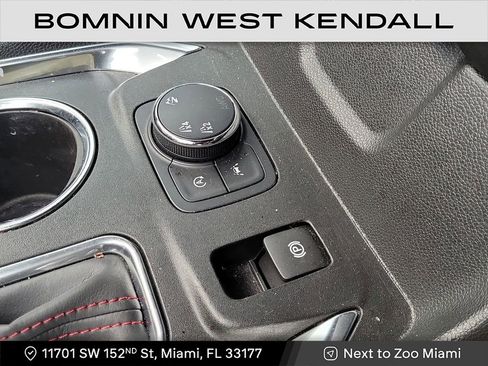 Used 2023 Chevrolet Traverse RS image 24