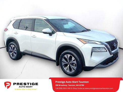 Used 2022 Nissan Rogue SV image 1