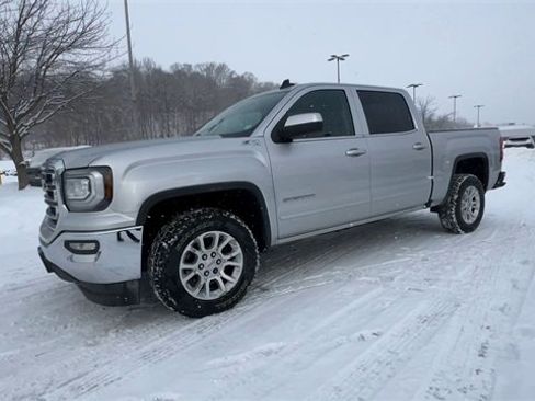 Used 2017 GMC Sierra 1500 SLE w/ SLE Value Package image 4