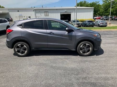Used 2018 Honda HR-V EX image 2