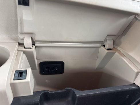 Used 2017 Toyota Sienna Limited image 31