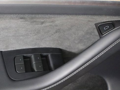 Used 2023 Tesla Model Y Long Range AWD/4WD image 18