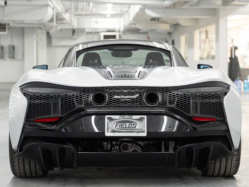 Used 2023 McLaren Artura image 7