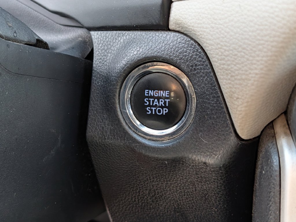 Used 2021 Toyota RAV4 XLE w/ Convenience Package FWD image 20