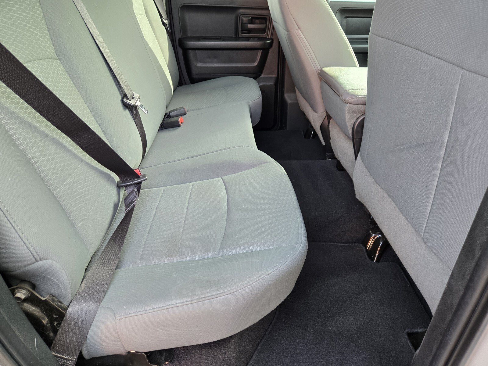 Used 2017 RAM 1500 Express RWD image 11
