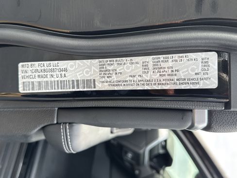 New 2025 Jeep Grand Cherokee L Limited w/ Luxury Tech Group II image 36