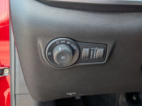Used 2025 Jeep Compass Limited w/ Elite Group AWD/4WD image 19
