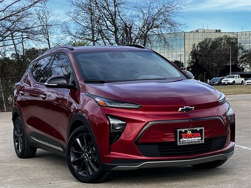 Used 2022 Chevrolet Bolt EUV Premier w/ Launch Edition image 2