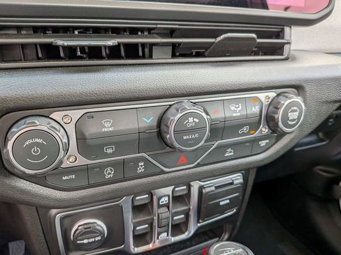 New 2026 Jeep Gladiator Sport image 24