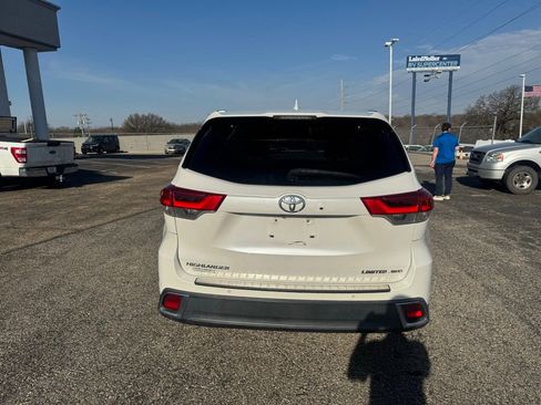Used 2017 Toyota Highlander Limited Platinum image 6