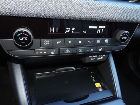 New 2026 Subaru Outback Premium image 19