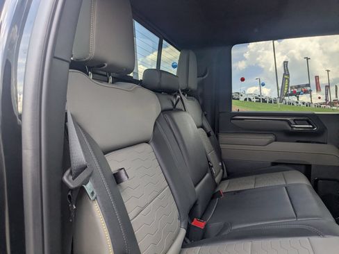 Used 2025 Chevrolet Silverado 2500 ZR2 w/ Technology Package AWD/4WD image 25