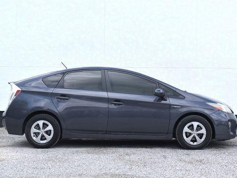 Used 2013 Toyota Prius Two FWD image 6