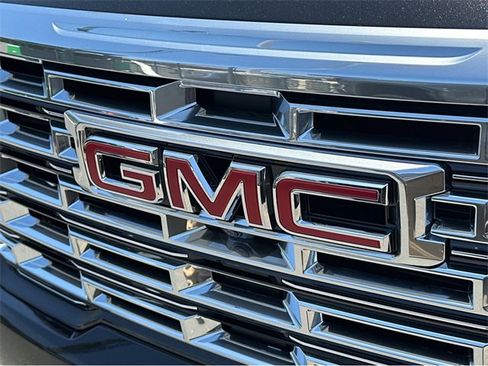 New 2025 GMC Acadia Denali w/ Super Cruise Package image 37