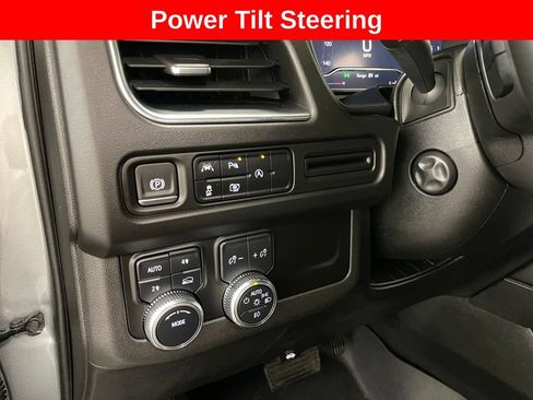 Certified 2023 GMC Yukon XL SLT w/ SLT Premium Package AWD/4WD image 6