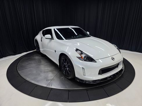 Used 2019 Nissan 370Z Coupe image 4