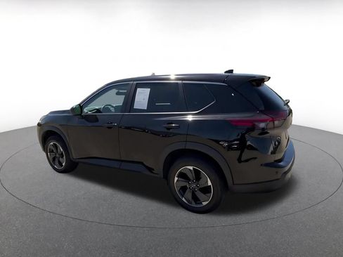 Used 2025 Nissan Rogue SV FWD image 8