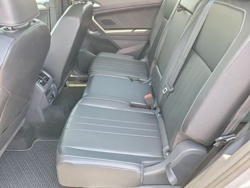 Used 2024 Volkswagen Tiguan SE R-Line FWD image 15