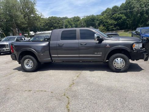 Used 2024 RAM 3500 Limited AWD/4WD image 2