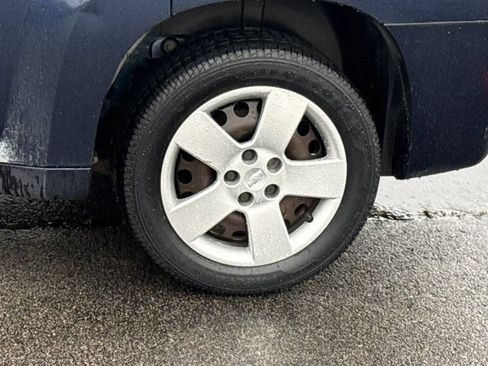 Used 2010 Chevrolet HHR LS FWD image 5
