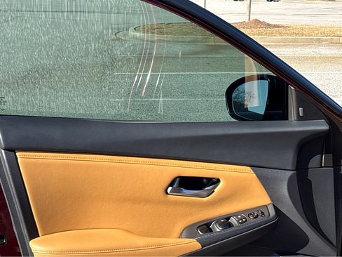 Used 2024 Nissan Sentra SV w/ SV Premium Package image 13