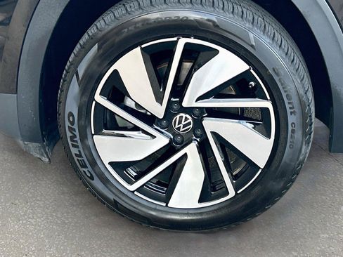 Used 2025 Volkswagen Atlas SE AWD/4WD image 42