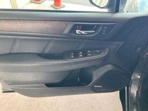 Used 2019 Subaru Outback 2.5i Limited AWD/4WD image 5