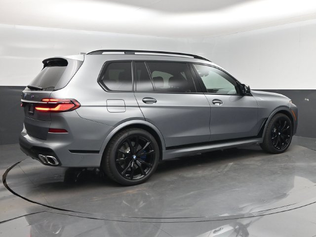 Used 2025 BMW X7 M60i w/ Executive Package AWD/4WD image 3