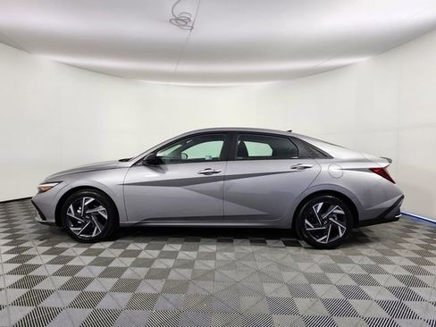 Certified 2025 Hyundai Elantra Sport FWD image 2